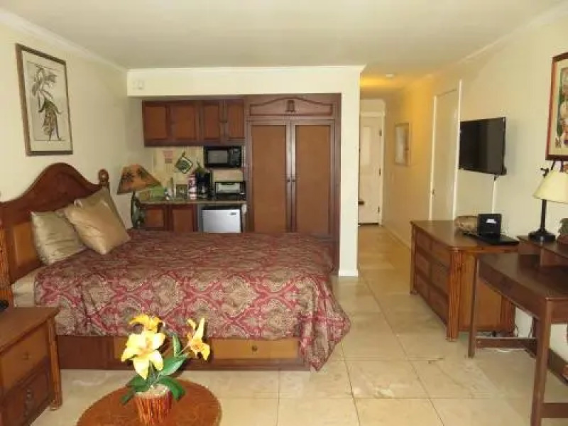 Islander On The Beach #321