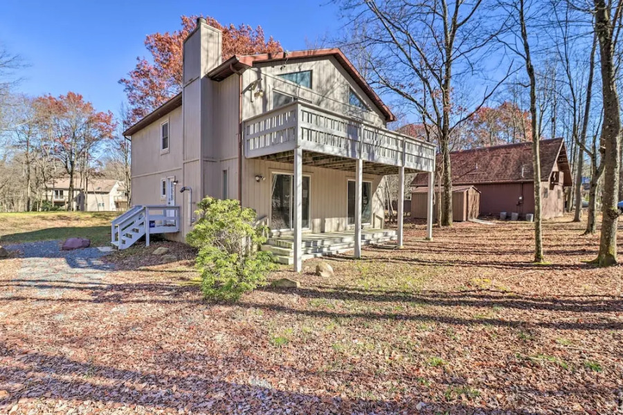 Hike & Swim: Family Home in Albrightsville!