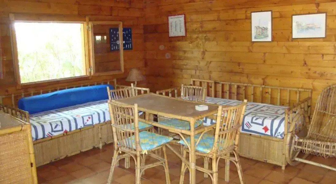 Villetta tra mare e ulivi