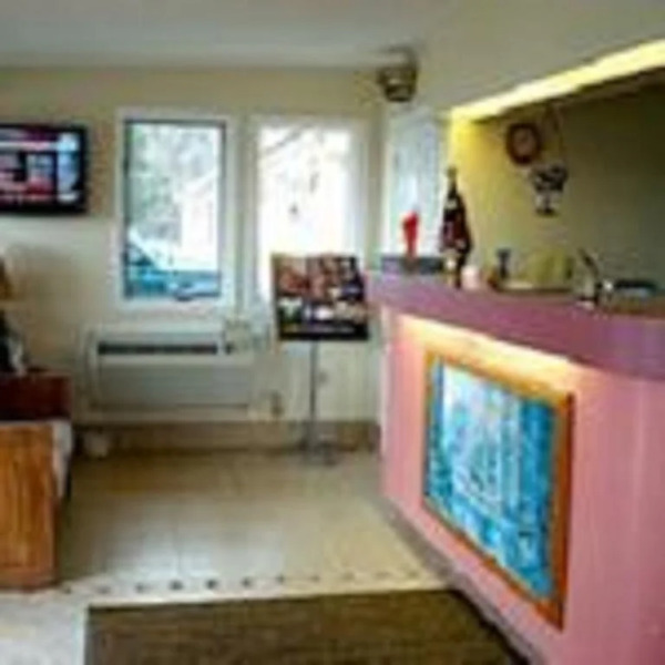 Whispering Pines by Hotel O Whitestone VA