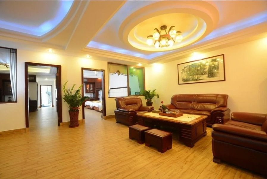 Salt Water Hot Spring Mountain Villa