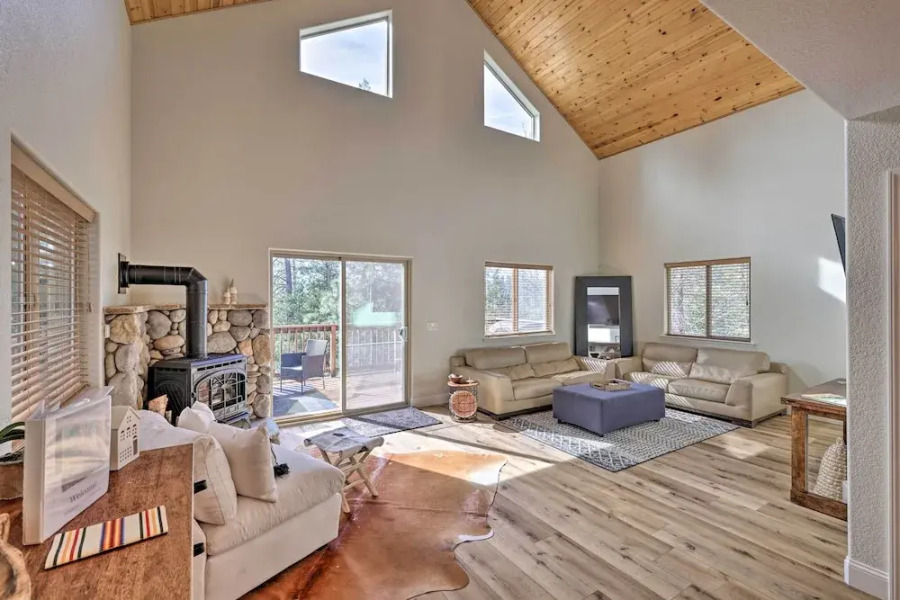 Near Hiking + Wineries: Arnold Cabin w/ Deck!