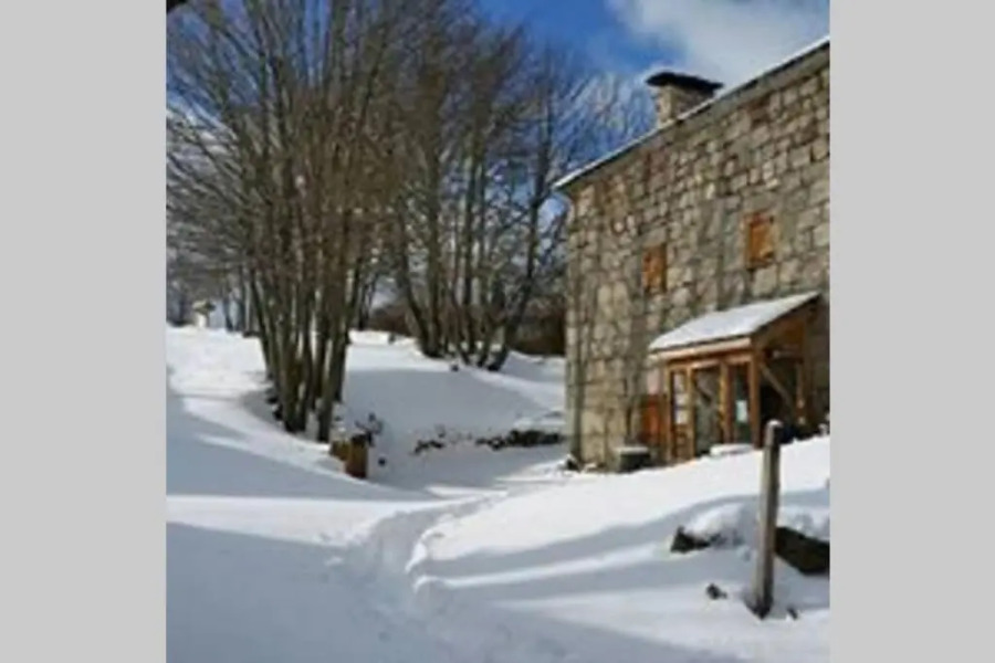 L'Oustau, beau gite écologique en bord de lac