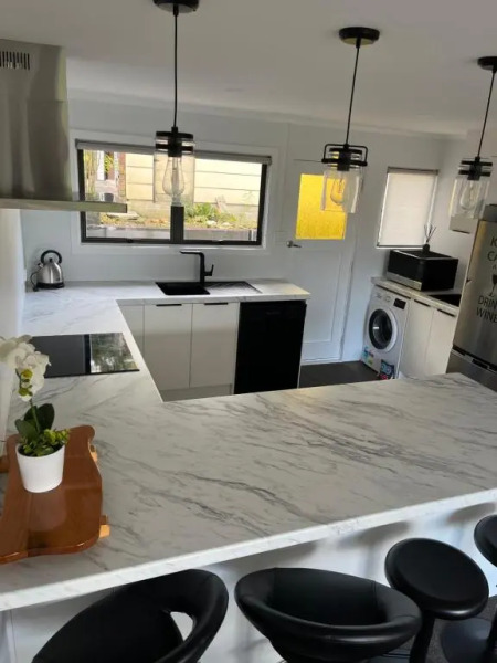 Cozy 2 bedroom with room for a boat