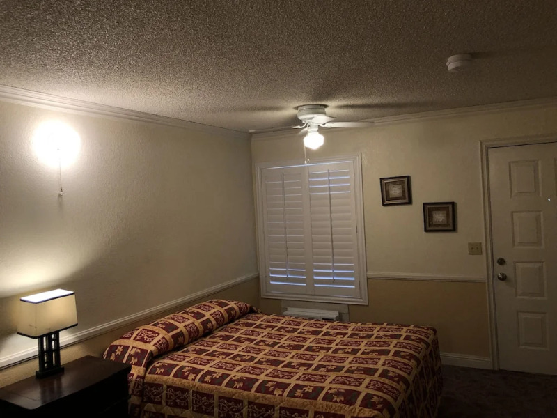 Super 8 Buttonwillow