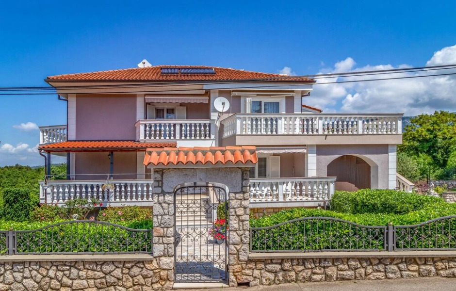 Amazing Home in Jadranovo With Wifi and 2 Bedrooms