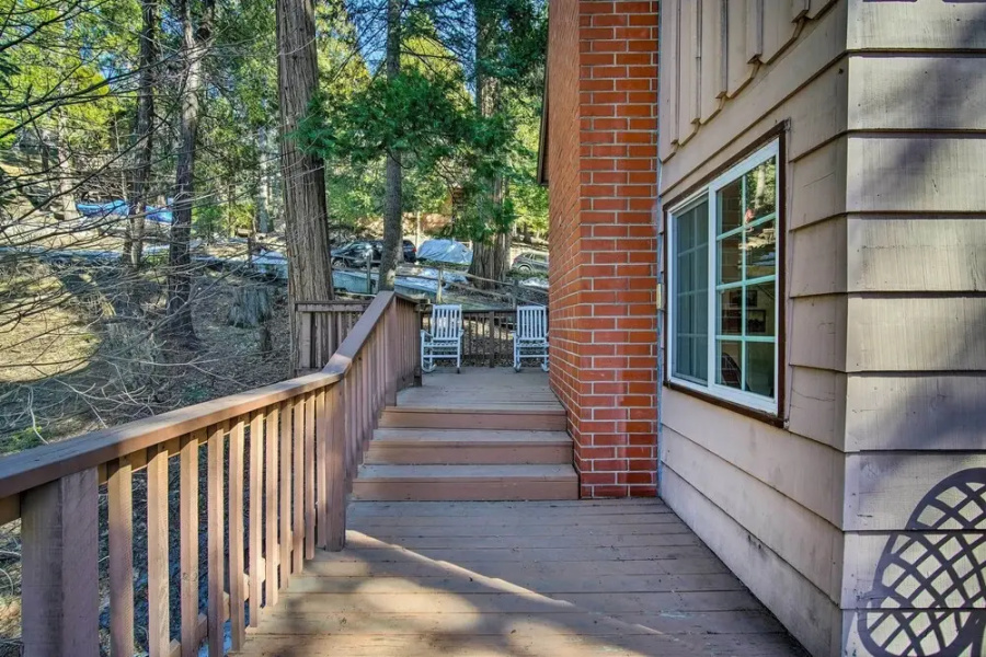 Stunning Getaway in Lake Arrowhead!