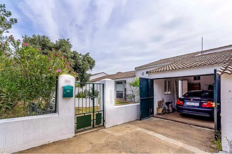 House With 5 Bedrooms in Valdecaballeros, With Wonderful Mountain View