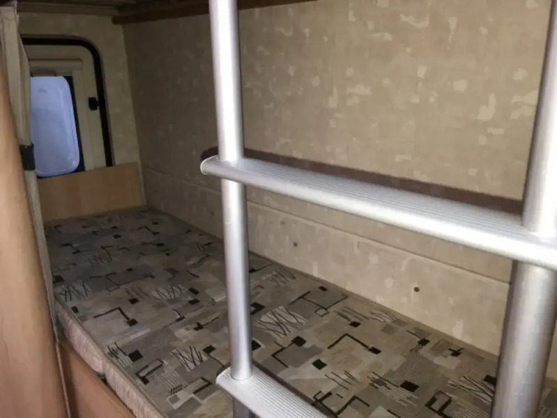 Stayzo Quiet Countryside Setting - Caravan View With Free Wi-fi in the Chiltern Hills