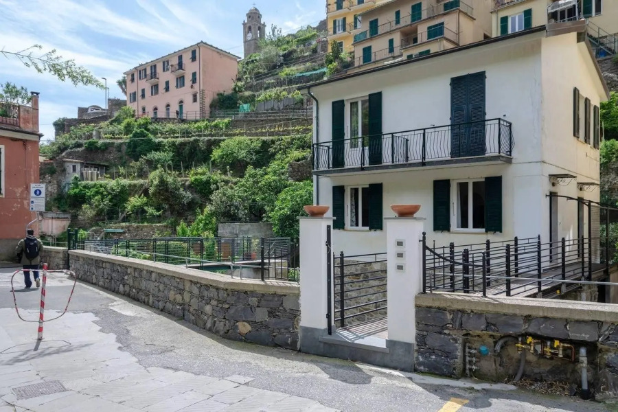 ALTIDO Pretty House in Vernazza Yard Apartment