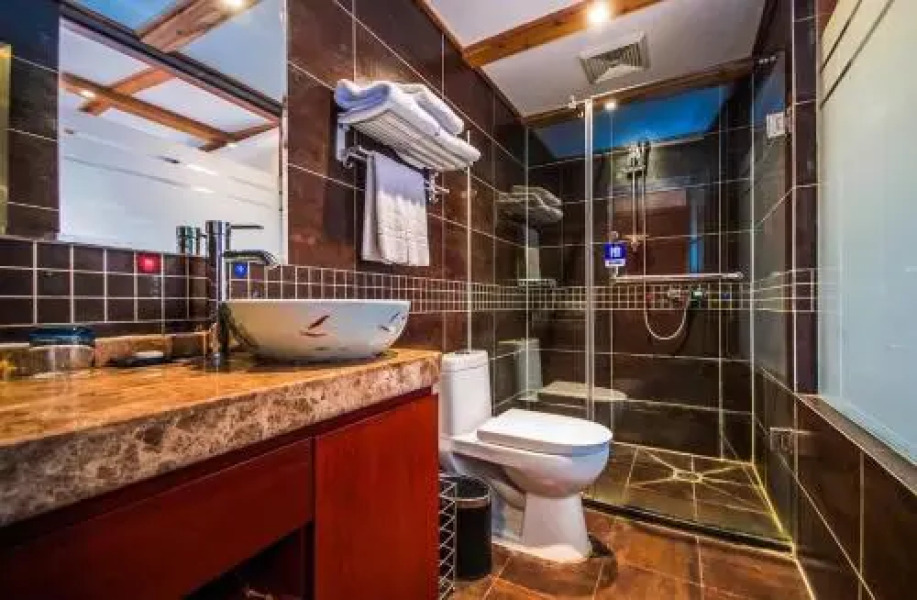 Days Inn Frontier Emeishan