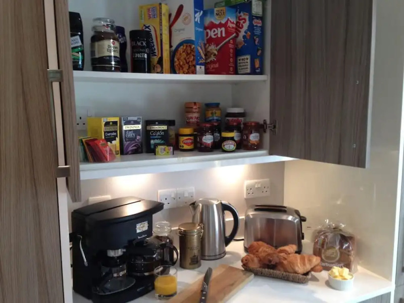 Spacious Homestay With Parking