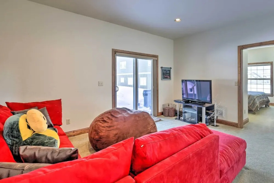 Luxe Rocky Mtn Retreat w/ Hot Tub - By Winter Park