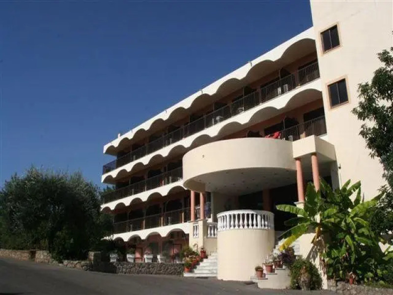 Eliana Hotel