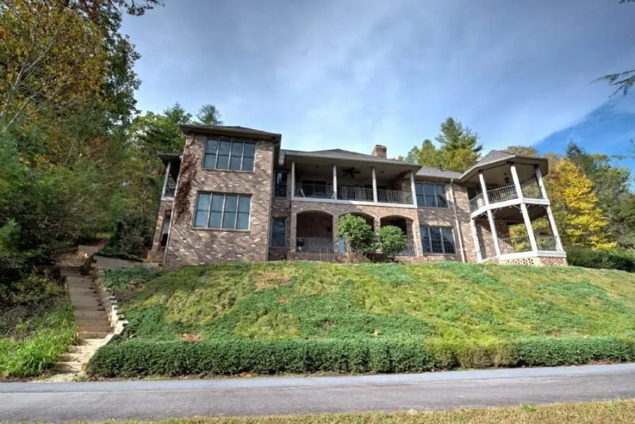 Lake Serenity - 6 Br Home