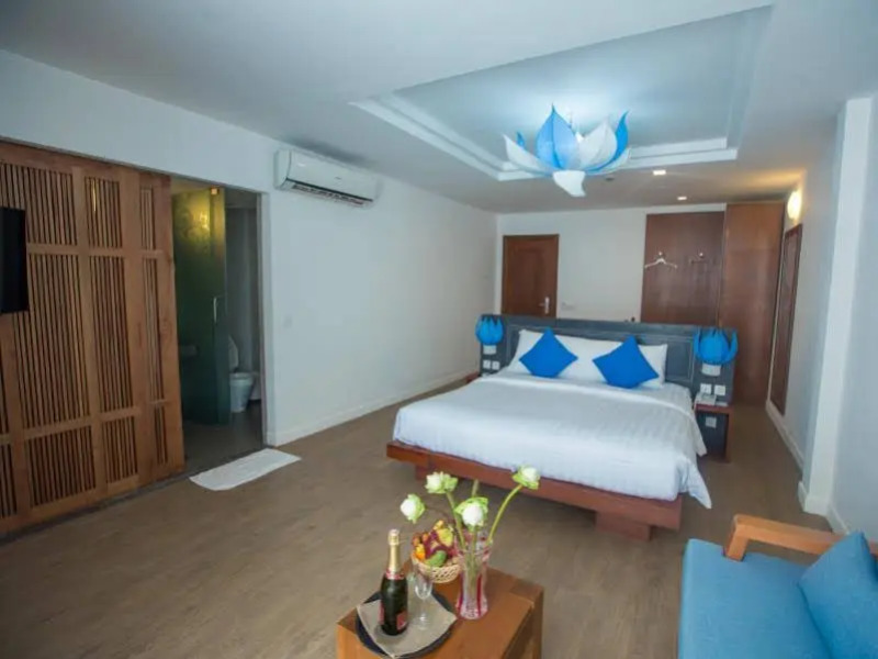 Busaba Suite @ OC Boutique