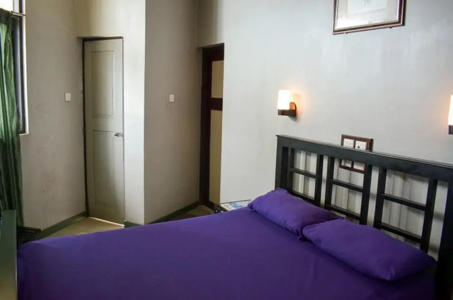 Yoho Holly Cross Avenue