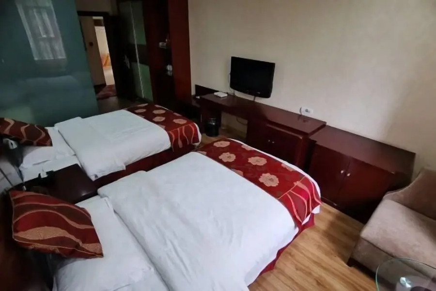 Nanjiang Yukun Business Hotel