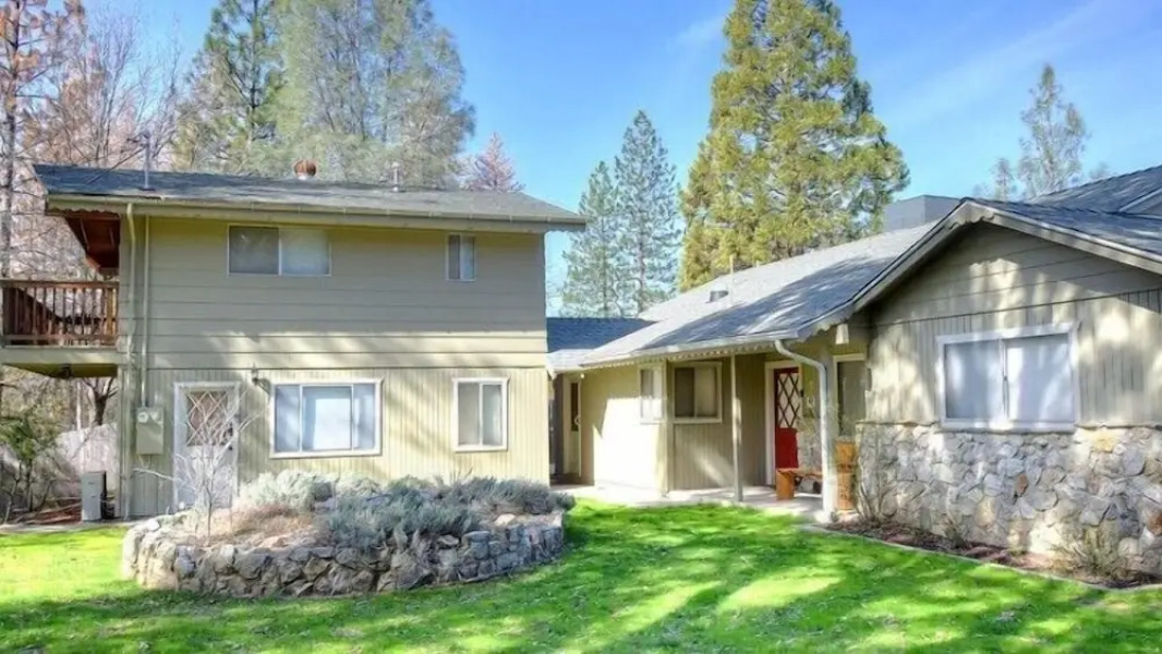 Scenic Wonders Lazy Bear Lodge 4 Bedroom