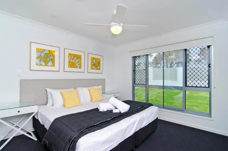 Sentosa on Tugun - Beachfront 5 Bedroom