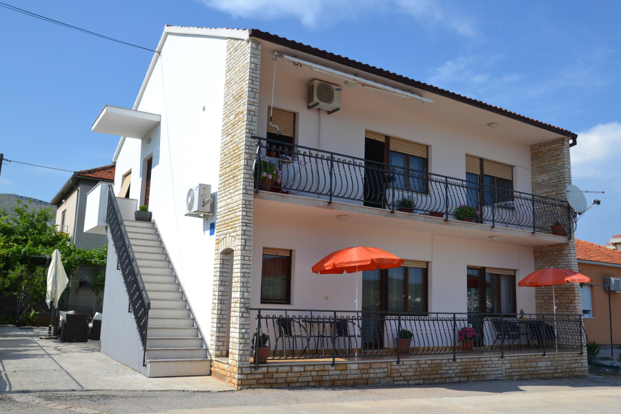 Apartment Marin1 - near pebble beach: A1 Trogir, Riviera Trogir