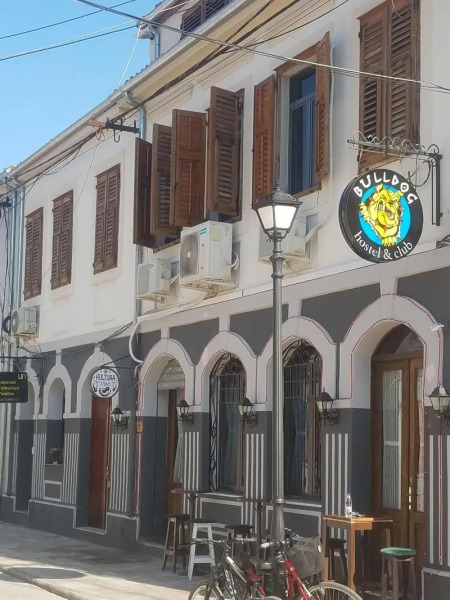 Bulldog Hostel & Club