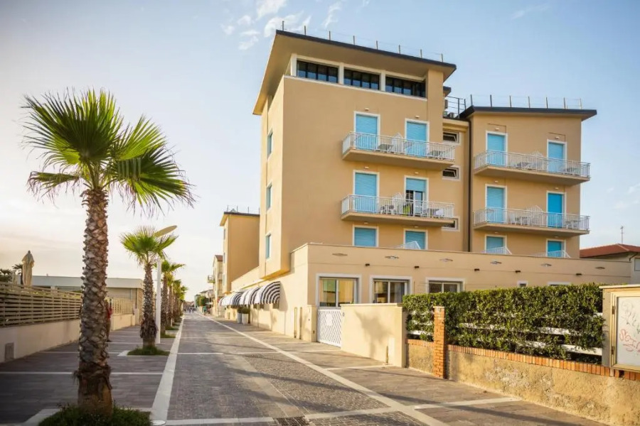 Hotel in Marina di Cecina a few steps from the sea