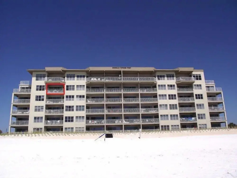 Emerald Twrs West 5006 by Brooks and Shorey Resorts