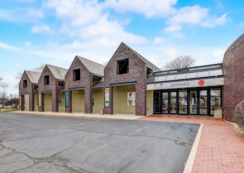 FRONTDESK University Edge Notre Dame Apts South Bend