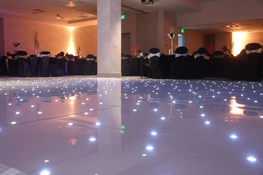 Holiday Inn Express & Suites Denver - Aurora Medical Campus by IHG