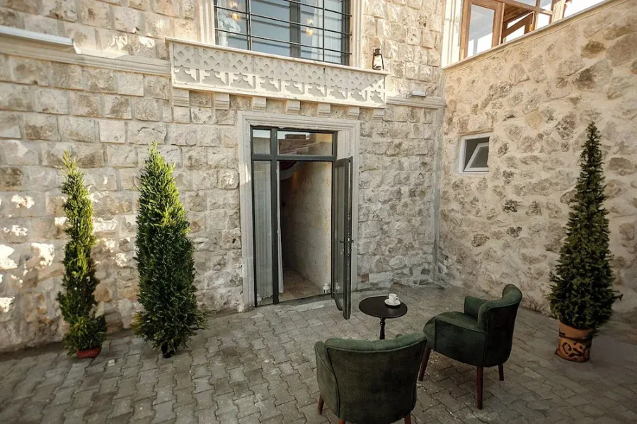 Abra Stone House