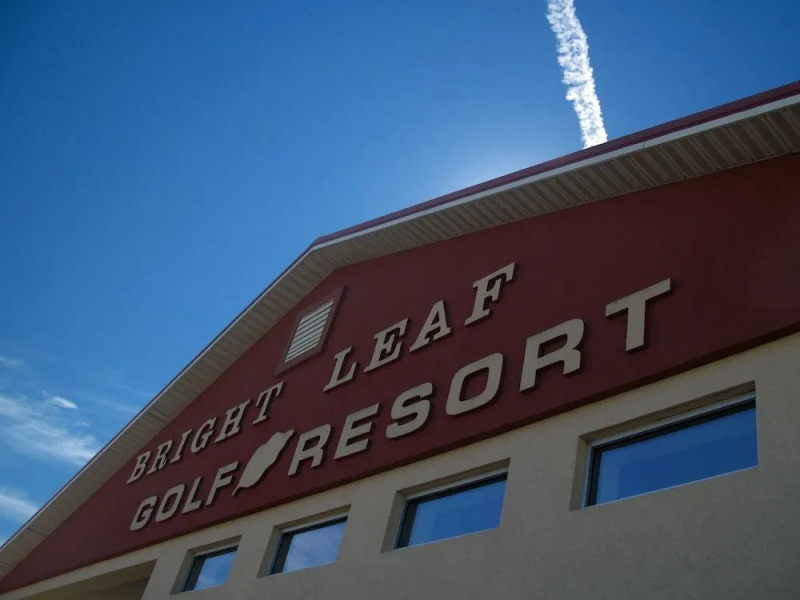 Bright Leaf Golf Resort