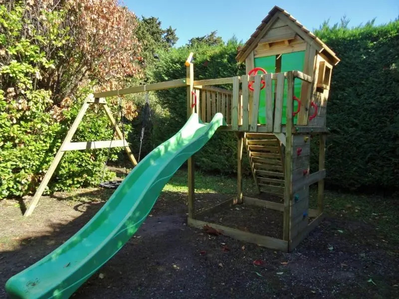 Très beau Mas Provençal avec Piscine Privée Chauffée située aux Vignères, en campagne proche de l'Isle sur La Sorgue au cœur du Luberon, 10 personnes, LS2-259 Alemando