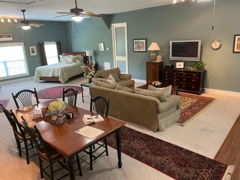 Full Circle Farm Inn