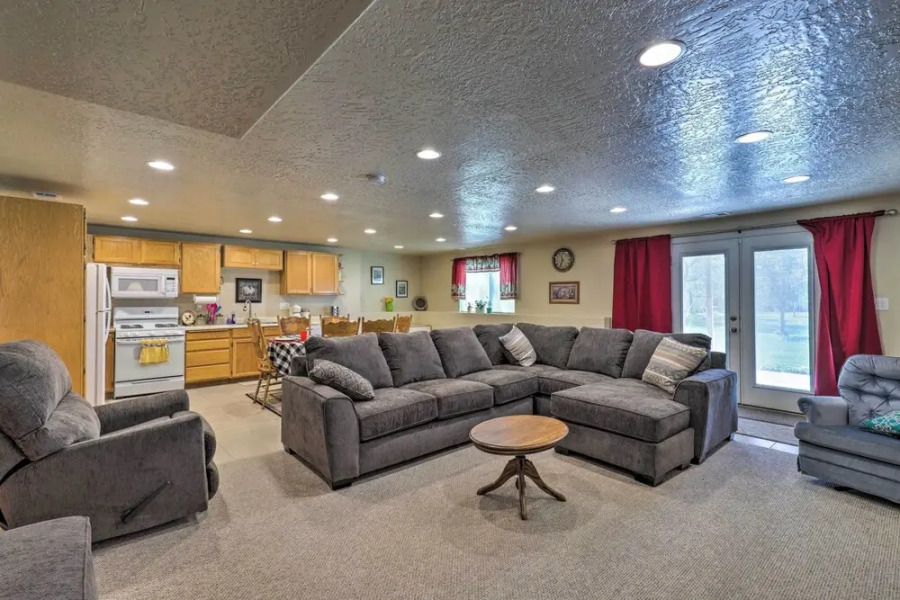 Lehi Family Apartment w/ Gas Grill & Fire Pit!