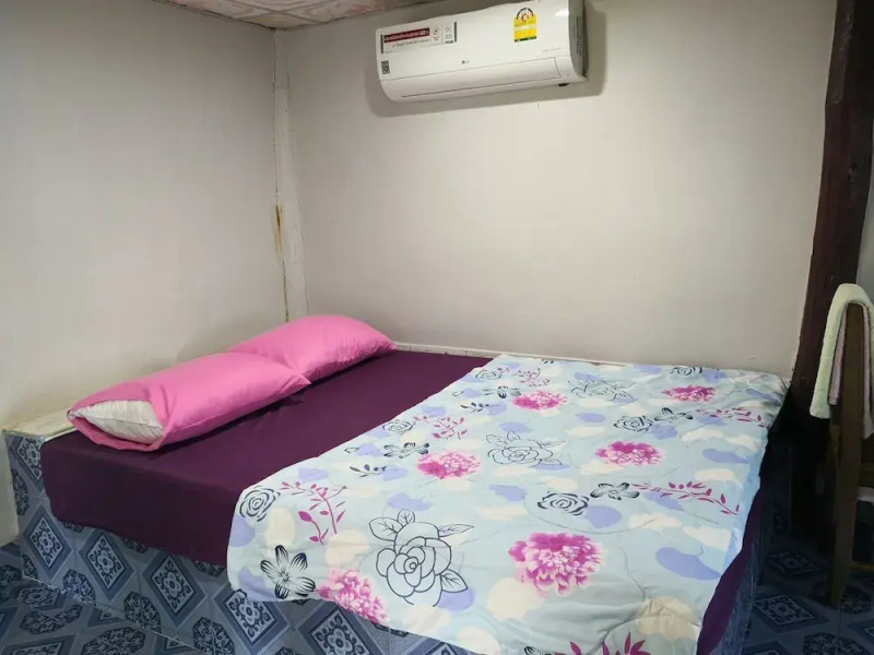 Baan Rimnam Bueng Khong Long