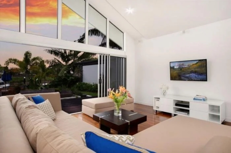 The Boat House - Luxury Holiday House