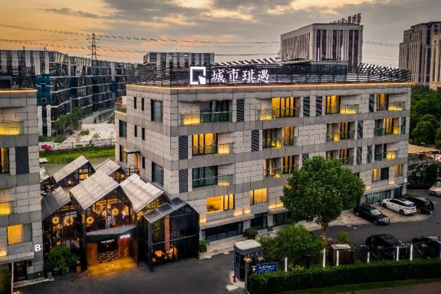 Rezen Retreat City Qiyu