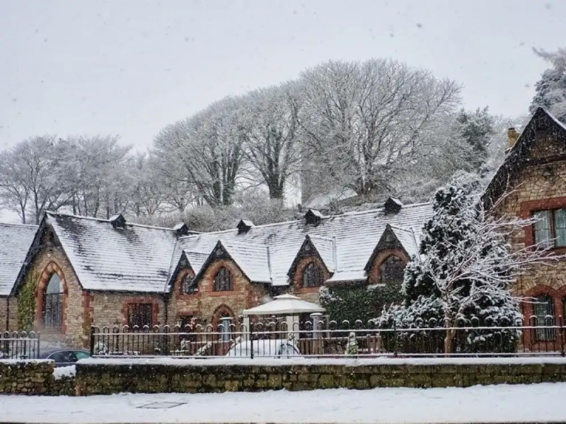 Chequers Hotel & Restaurant