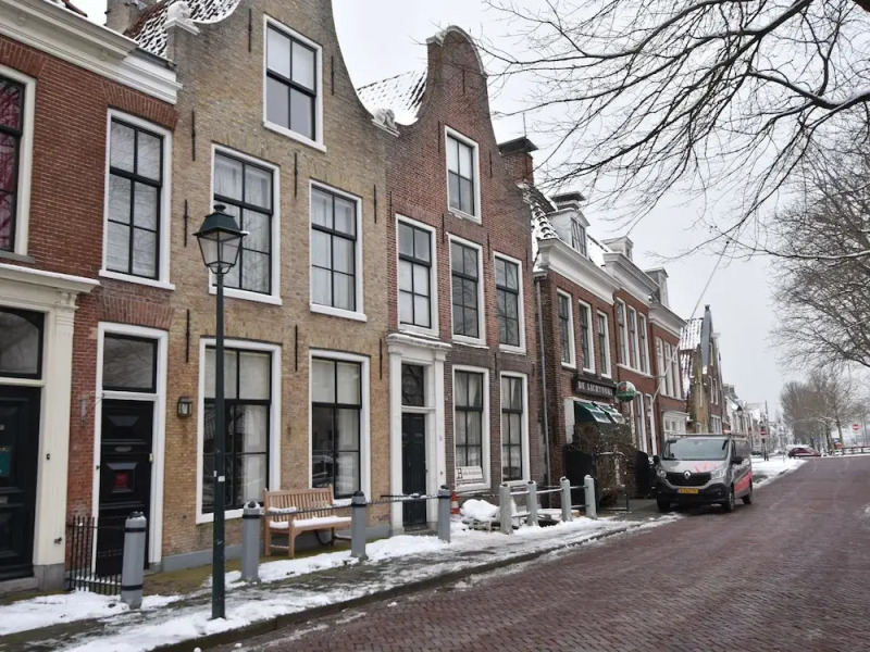 Grand Townhouse in Harlingen near Beach