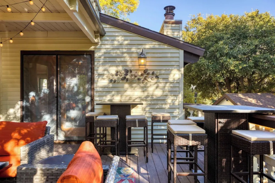 Dream Catcher by AvantStay Deck Fire Pit Movie Theater Game Garage