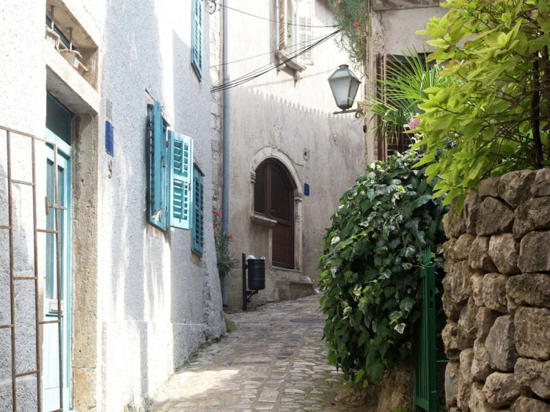 Beautiful Holiday in Krk Town, with Wifi And Roof Terrace, 300 Meters From Beach