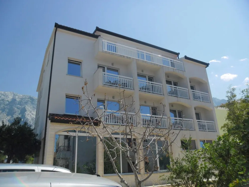 Apart-pansion Promajna