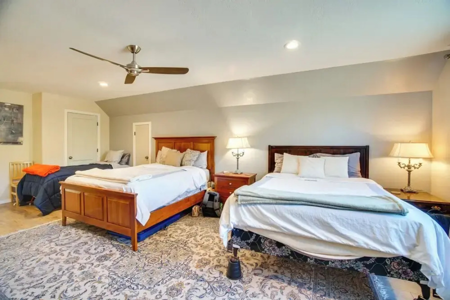 Cascade Cabin Hideaway w/ Views, 1/2 Mi to Lake