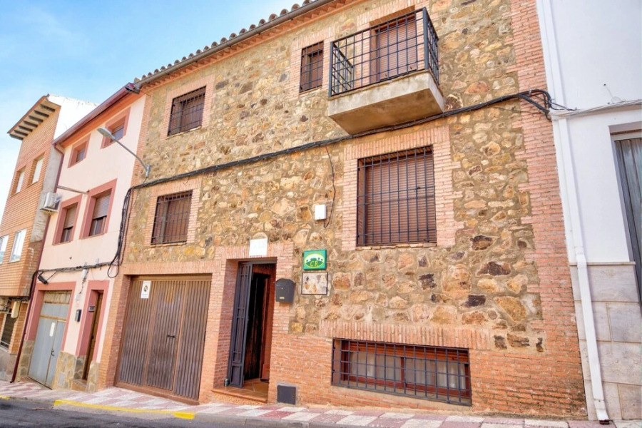 Villa With 6 Bedrooms in Puebla de Don Rodrigo, With Wonderful Mountain View, Private Pool and Furnished Balcony