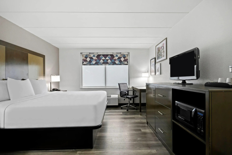 La Quinta Inn & Suites by Wyndham Sturbridge