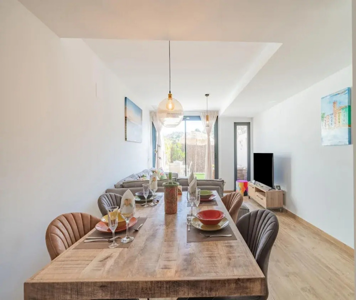 Villajoyosa Home With Shared Pool