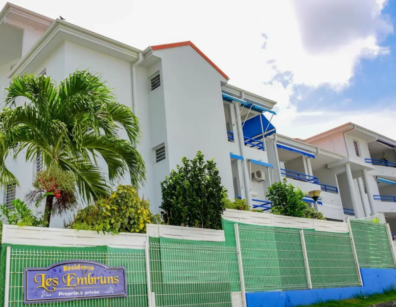 case an nou Martinique 3***