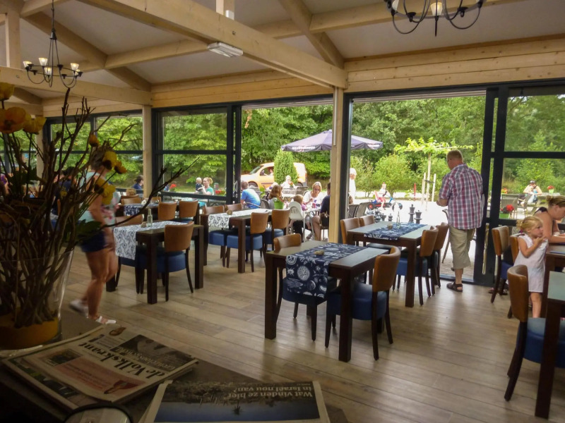 Wooden chalet with microwave, on a holiday park near three national parks