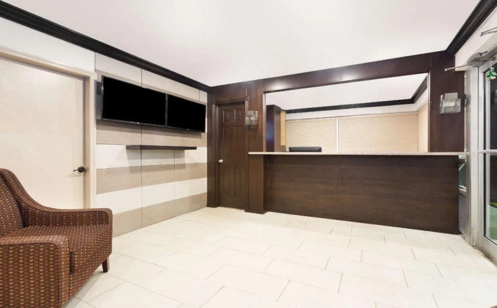 Econo Lodge Inn & Suites Florida City